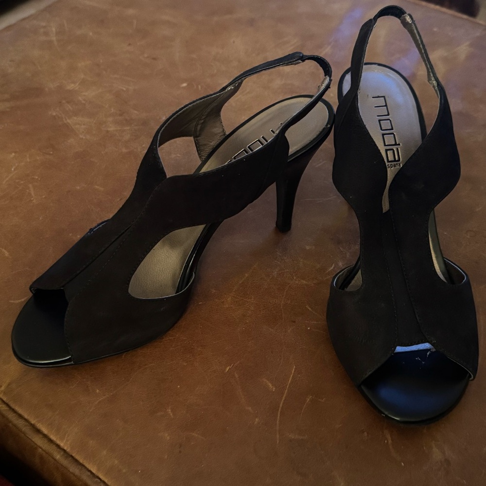 Moda Elegant Black Slingback Heels